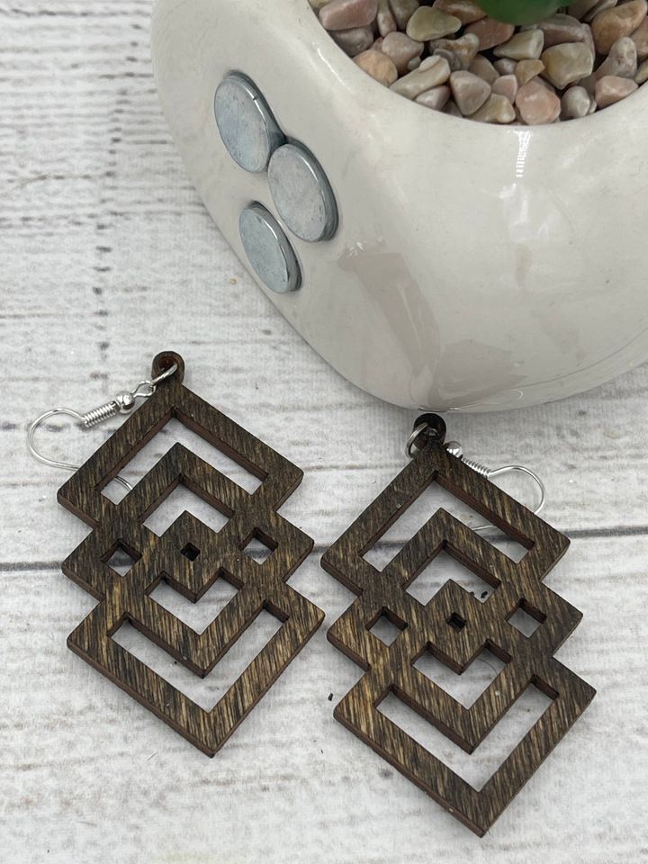 WOOD EARRINGS TRIPLE DIAMOND STYLE DESIGN SQUARE ON THE SIDE LIGHTWEIGHT